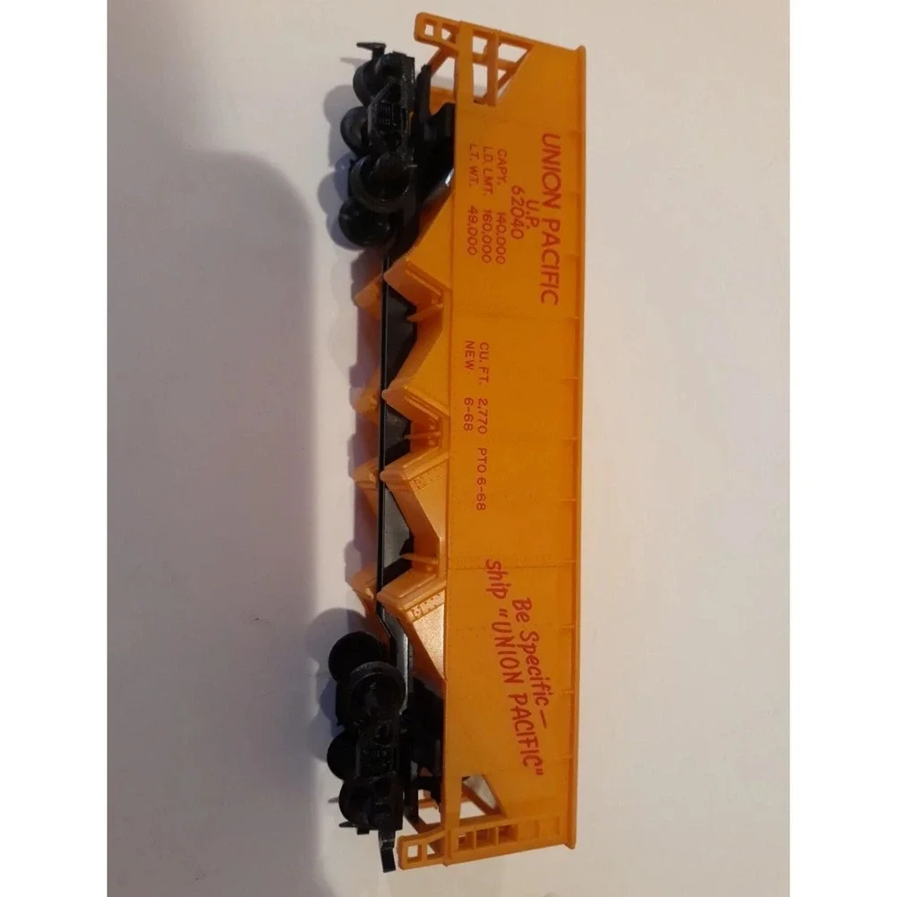 TYCO Union Pacific Hopper Train Car HO Scale Model - NIB‎